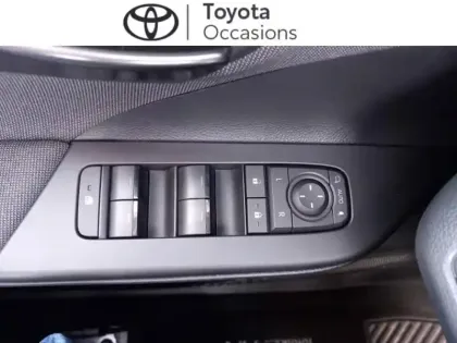 Photo 12 Toyota C-HR  1.8 Hybride 140ch Design MY25