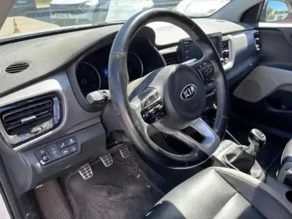 Photo 8 Kia Stonic  1.0 T-GDI 120ch ISG Premium