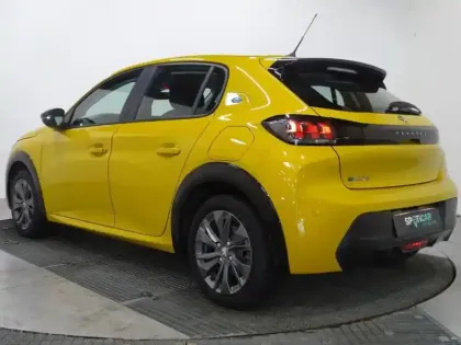 Photo 6 Peugeot 208  e- 136ch Style