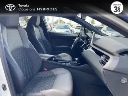 Photo 5 Toyota C-HR  184h Distinctive 2WD E-CVT MY22