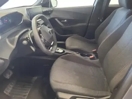 Photo 8 Peugeot 2008  1.2 Hybrid 145ch Style e-DCS6