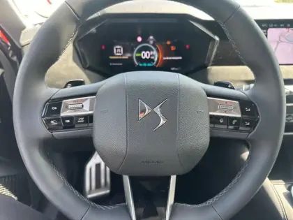 Photo 12 DS DS 4 N°4 E-TENSE 213ch 61kWh Etoile