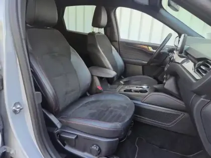 Photo 9 Ford Kuga  2.5 Duratec 190ch FHEV E85 Graphite Tech Edition BVA