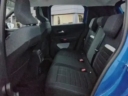 Photo 11 Citroën C3  1.2 Hybride 110ch PLUS e-DCS6