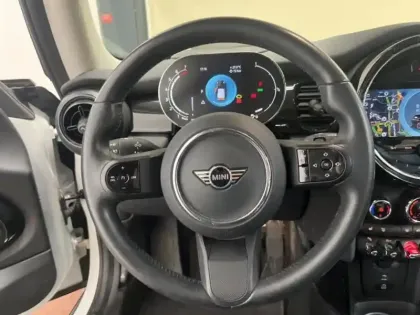 Photo 5 Mini Mini  Cooper 136ch Edition Premium Plus BVA7