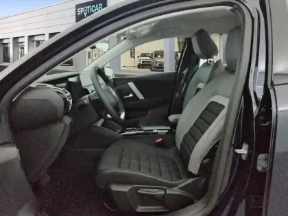 Photo 10 Citroën C4  1.2 Hybride 145ch PLUS e-DCS6
