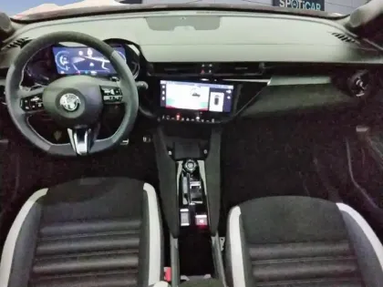 Photo 7 Alfa Romeo Junior  1.2 Ibrida 145ch Sport Speciale e-DCT6 Q4
