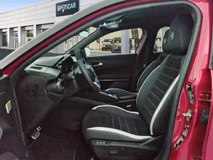 Photo 8 Alfa Romeo Junior  1.2 Ibrida 145ch Sport Speciale e-DCT6 Q4