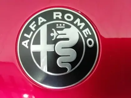 Photo 11 Alfa Romeo Junior  1.2 Ibrida 145ch Sport Speciale e-DCT6 Q4