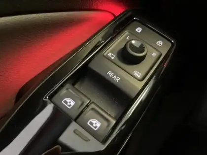 Photo 11 Volkswagen Id.5  286ch Pro 77kWh Life Max