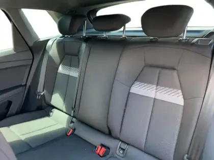 Photo 7 Audi Q4 e-tron  40 e-tron 204ch Executive