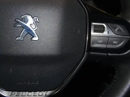 Photo 14 Peugeot 208  1.2 PureTech 100ch S&S Allure 118g