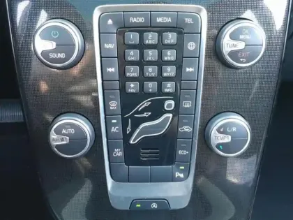 Photo 23 Volvo V40  T2 122ch Signature Edition Geartronic