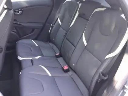 Photo 16 Volvo V40  T2 122ch Signature Edition Geartronic