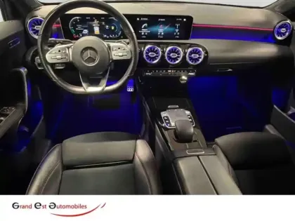Photo 12 Mercedes Classe A  180 136ch AMG Line 7G-DCT