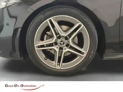 Photo 9 Mercedes Classe A  180 136ch AMG Line 7G-DCT
