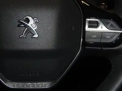 Photo 11 Peugeot 208  e- 136ch Like