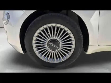 Photo 24 Fiat 500  e 118ch MY23