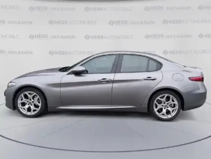 Photo 8 Alfa Romeo Giulia  2.2 JTD 160ch Executive AT8 MY19