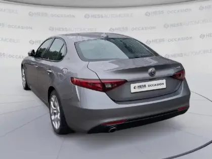Photo 7 Alfa Romeo Giulia  2.2 JTD 160ch Executive AT8 MY19