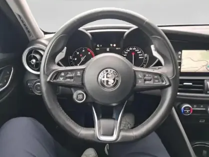 Photo 11 Alfa Romeo Giulia  2.2 JTD 160ch Executive AT8 MY19