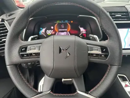 Photo 12 DS DS 7  1.6 Plug-in Hybrid 225ch Edition France