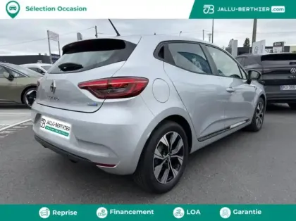 Photo 18 Renault Clio  1.6 E-Tech 140ch Limited -21