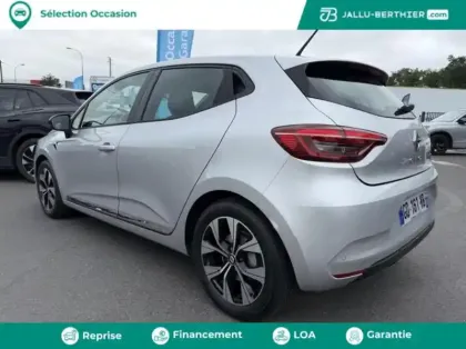 Photo 17 Renault Clio  1.6 E-Tech 140ch Limited -21