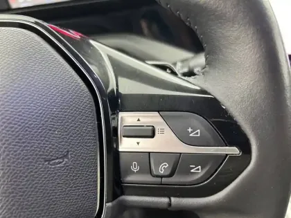 Photo 38 Peugeot 408  PureTech 130 ch S&S EAT8