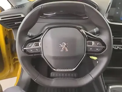 Photo 8 Peugeot 208  PureTech 75 S&S BVM5