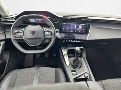 Photo 27 Peugeot 308  SW PureTech 130ch S&S BVM6