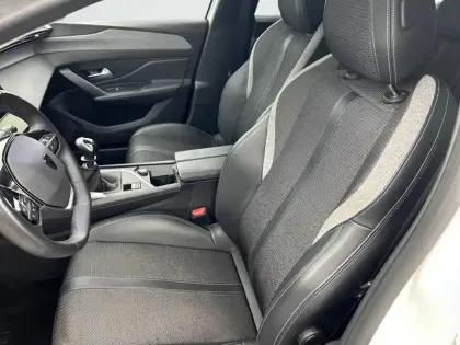 Photo 30 Peugeot 308  SW PureTech 130ch S&S BVM6