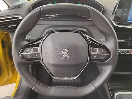 Photo 8 Peugeot 208  PureTech 75 S&S BVM5