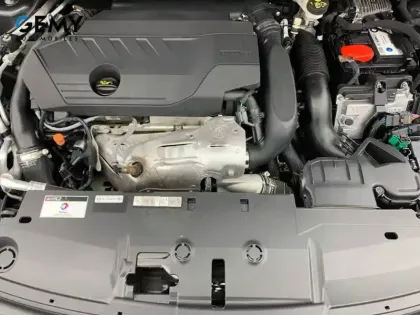 Photo 36 Peugeot 408  PHEV 225 e-EAT8