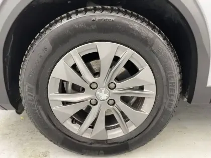 Photo 16 Peugeot 2008  PureTech 100 S&S BVM6