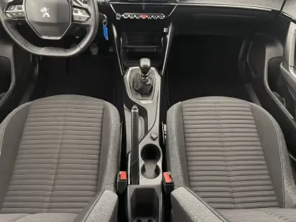 Photo 24 Peugeot 2008  PureTech 100 S&S BVM6