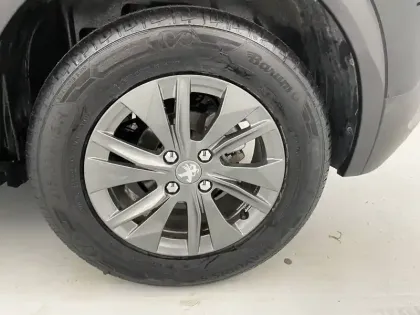 Photo 15 Peugeot 2008  PureTech 100 S&S BVM6