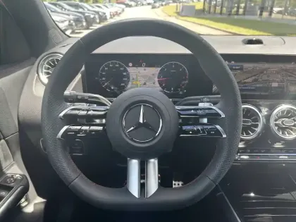Photo 6 Mercedes GLA  200 d 8G-DCT