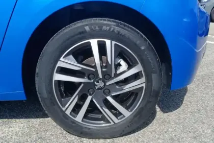 Photo 12 Peugeot 208  BlueHDi 100 S&S BVM6