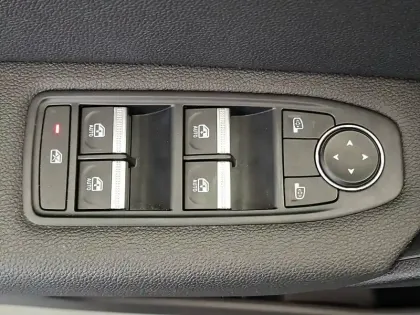 Photo 29 Renault Captur  TCe 140 - 21