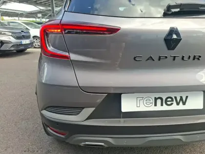 Photo 12 Renault Captur  E-Tech full hybrid 145