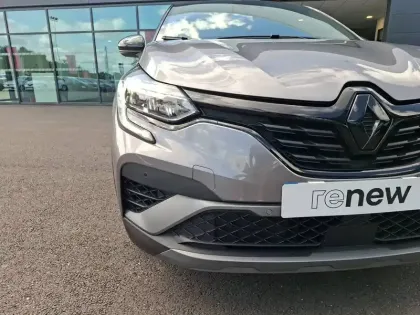 Photo 8 Renault Captur  E-Tech full hybrid 145