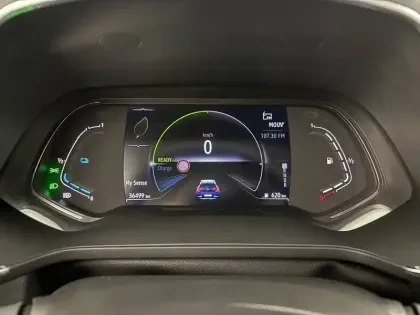 Photo 26 Renault Captur  E-Tech full hybrid 145