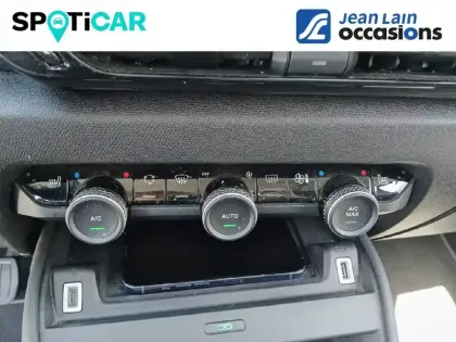 Photo 17 Citroën C4 e- 136 ch Automatique