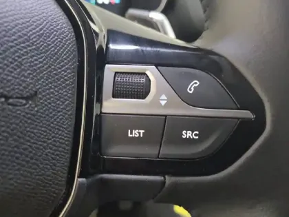 Photo 17 Peugeot 208  Hybrid 110 e-DCS6