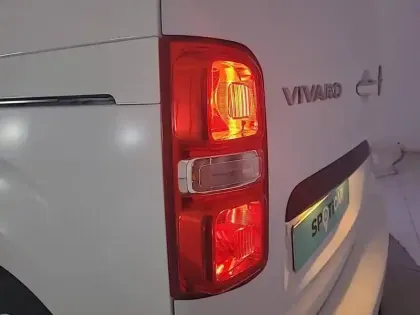 Photo 21 Opel Vivaro  CA FIXE L2 2.0 DIESEL 120 CH BVA8