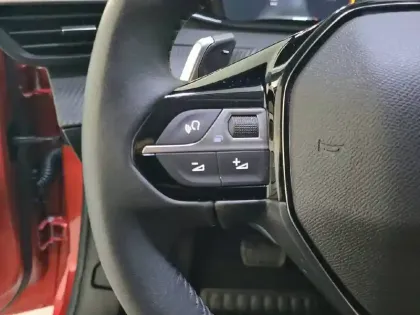 Photo 41 Peugeot 208  Hybrid 110 e-DCS6