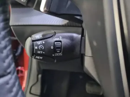 Photo 43 Peugeot 208  Hybrid 110 e-DCS6