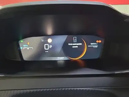 Photo 31 Peugeot 208  Hybrid 110 e-DCS6