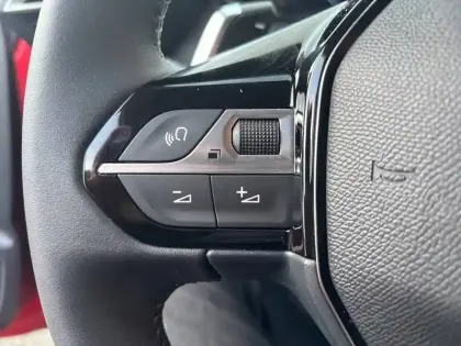 Photo 14 Peugeot 208  Hybrid 110 e-DCS6
